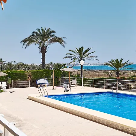 2 Garaje Y Piscina Junto Al Mar